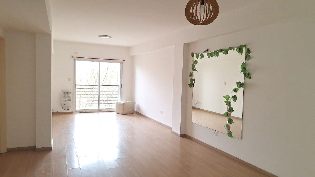 Foto de EXTRAORDINARIO Y AMPLIO MONOAMBIENTE APTO PROFESIONAL CON COCHERA, imagen 4