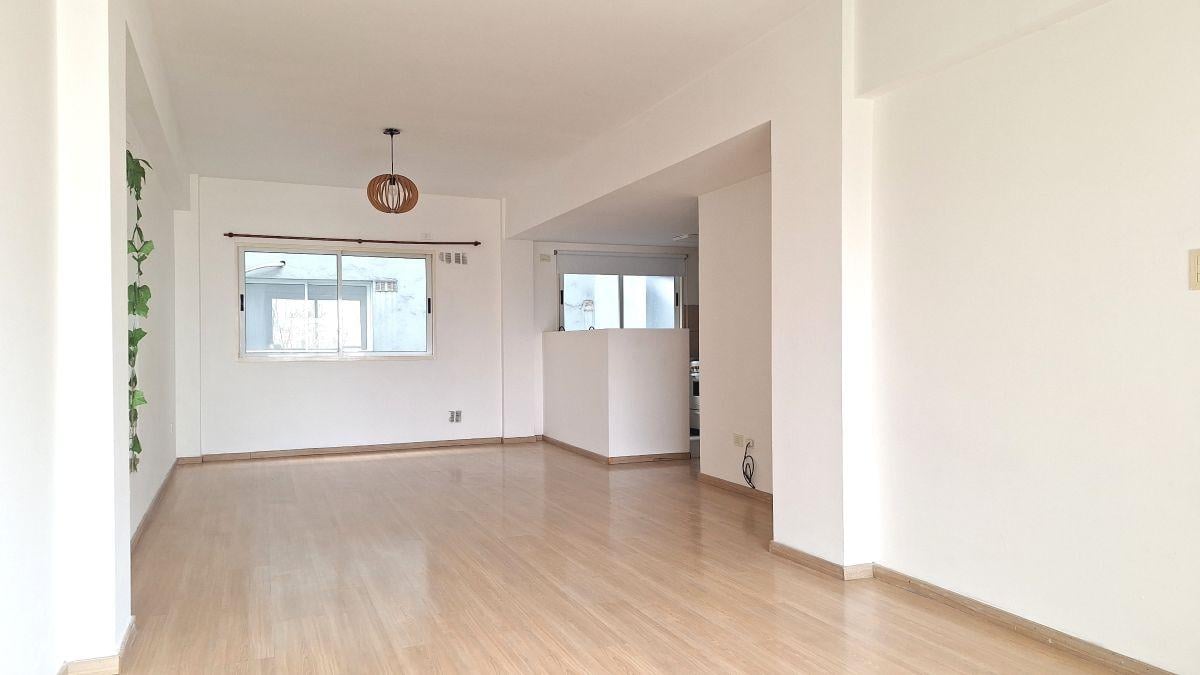 Foto de EXTRAORDINARIO Y AMPLIO MONOAMBIENTE APTO PROFESIONAL CON COCHERA, imagen 3
