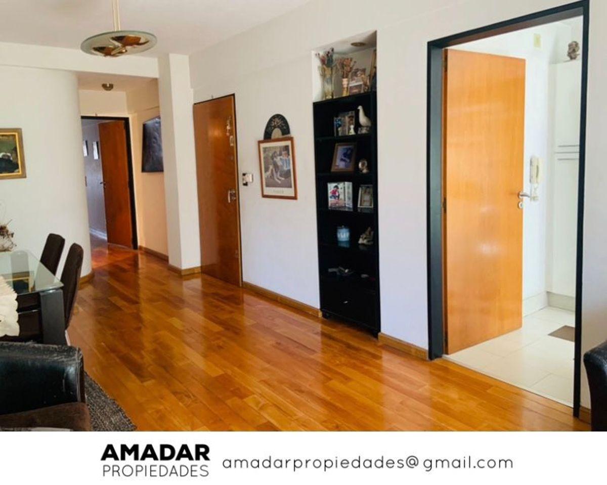 Foto de EXCELENTE SEMIPISO EN IMPECABLE ESTADO CON COCHERA Y BALCON, imagen 3