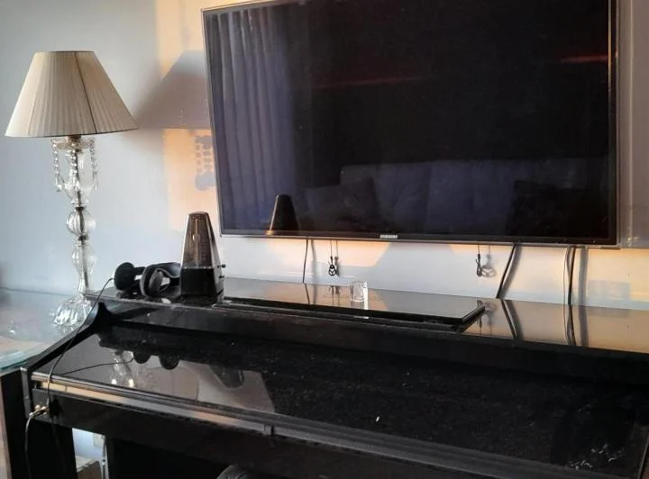 excelente departamento frente con balcòn 4