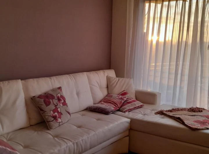 excelente departamento frente con balcòn 5