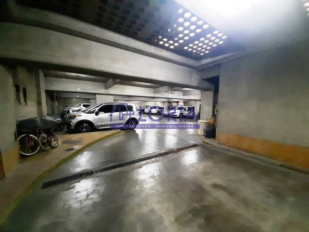 Foto de COCHERA EN VENTA - EXCELENTE UBICACIÓN - BAJAS EXPENSAS.-, imagen 2