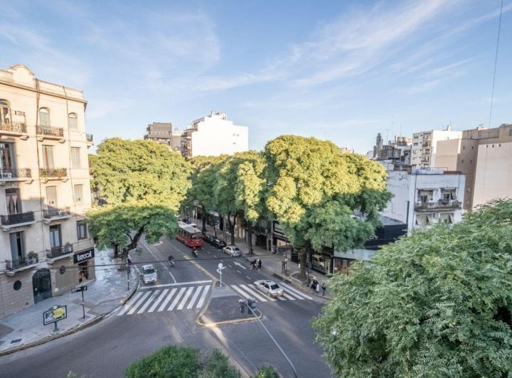 Edificio en block - Total 587 m2 - 4 pisos.- 4