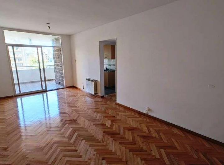 3 amb. - con cochera - impecable - balcon.- 2