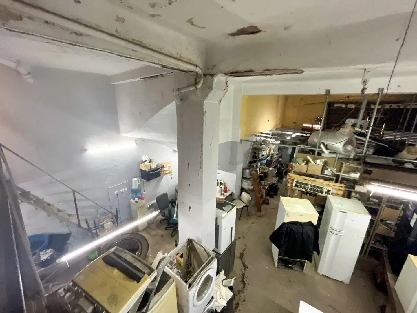 Local en venta - sin expensas - 118 m2 total por titulo.- 4