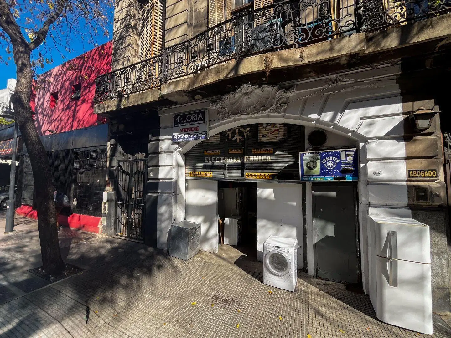 Local en venta - sin expensas - 118 m2 total por titulo.- 5