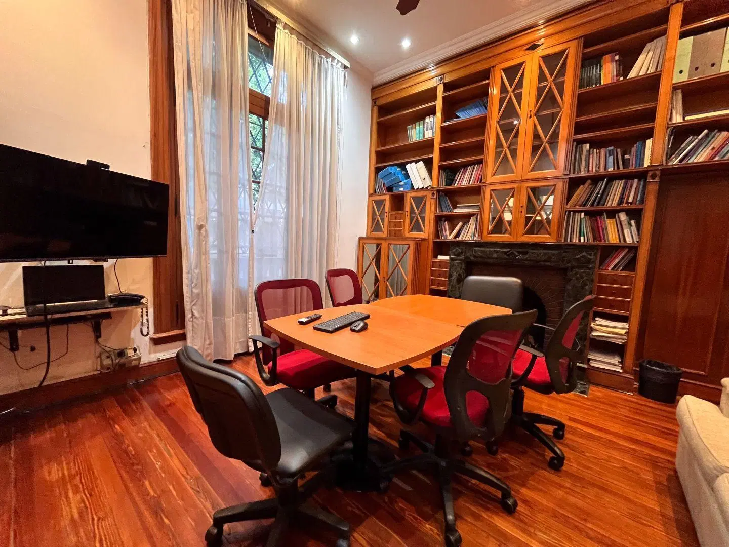 Casa 500 m2 - con posibilidad 2 cocheras - Calidad y Categoria.- 2