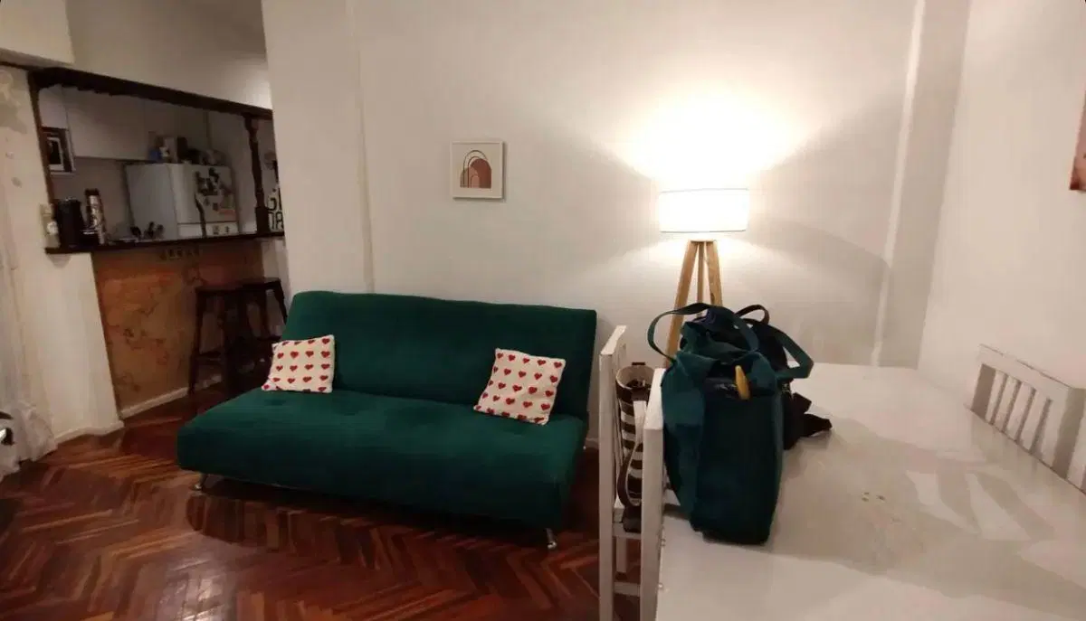 Oportunidad! 2 ambientes en excelente ubicación! 4