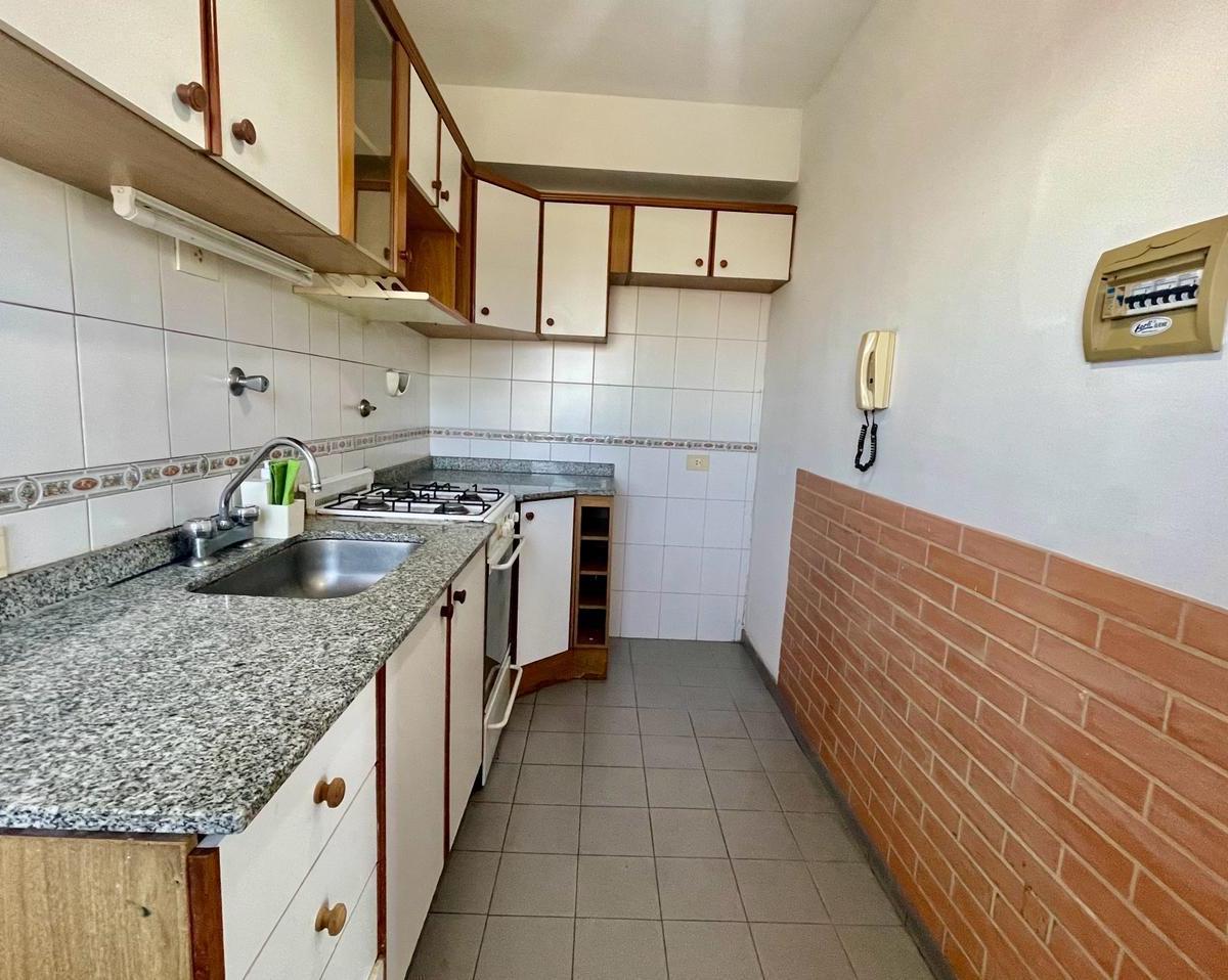 Triplex de 3 Ambientes con Balcón! Venta con Renta 4