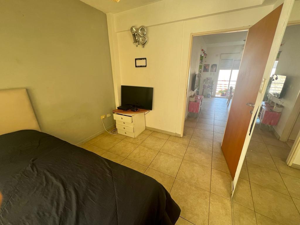 Venta con Renta / Departamento de Dos Ambientes / Saavedra 2