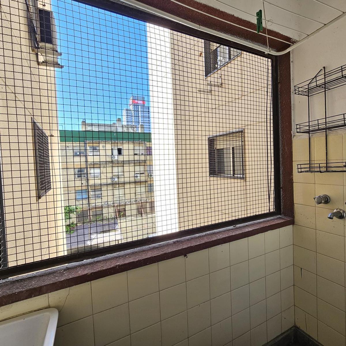 Departamento de 4 Ambientes con Cochera Descubierta en Venta! Saavedra 3