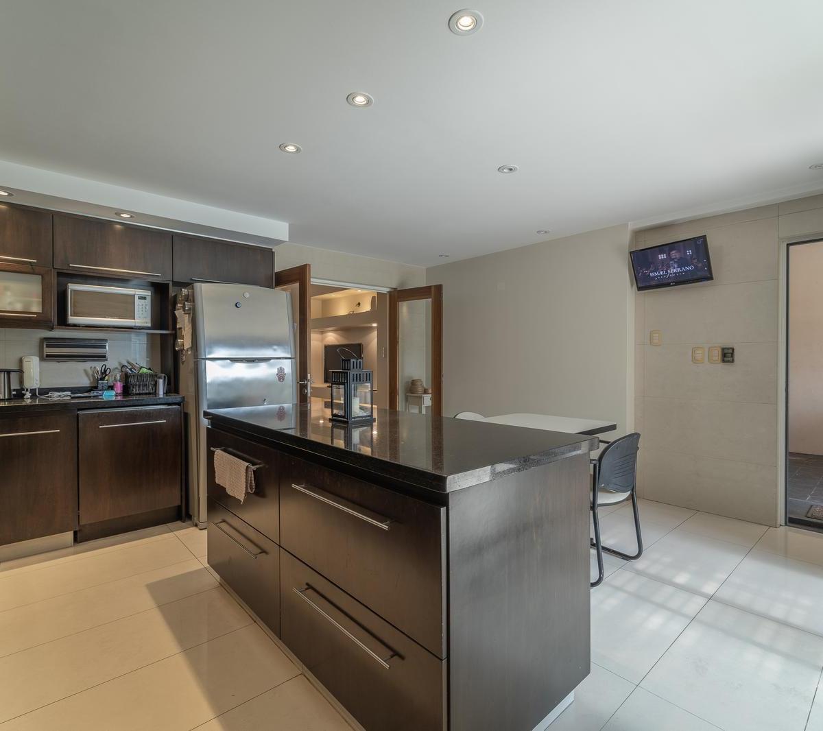 Impecable Casa en Venta Saavedra 3