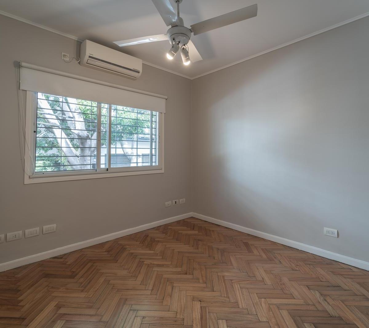 Impecable Casa en Venta Saavedra 4