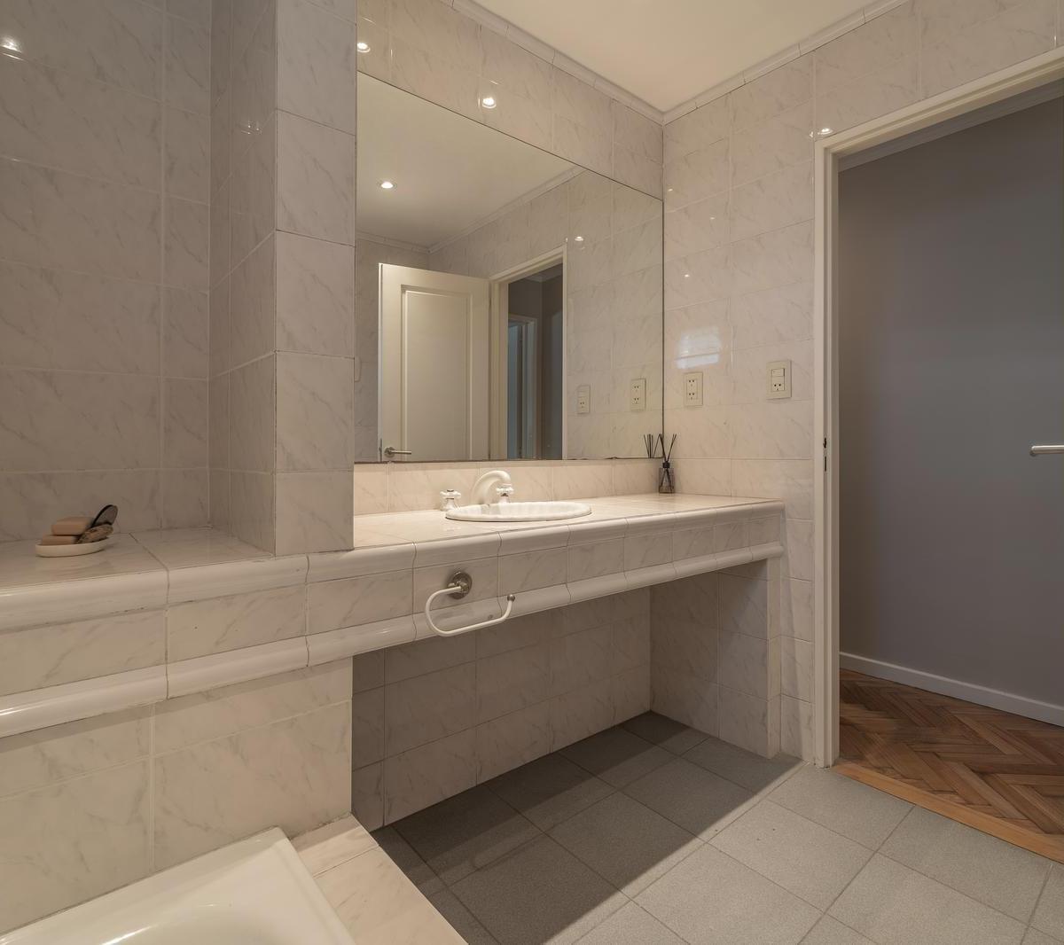 Impecable Casa en Venta Saavedra 5