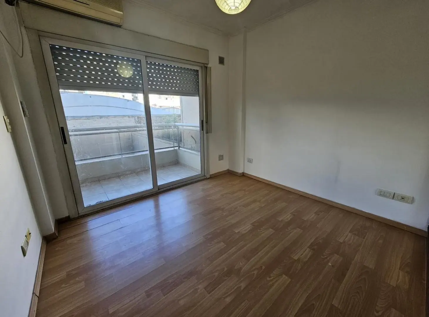 Departamento monoambiente divisible en ALQUILER. 4