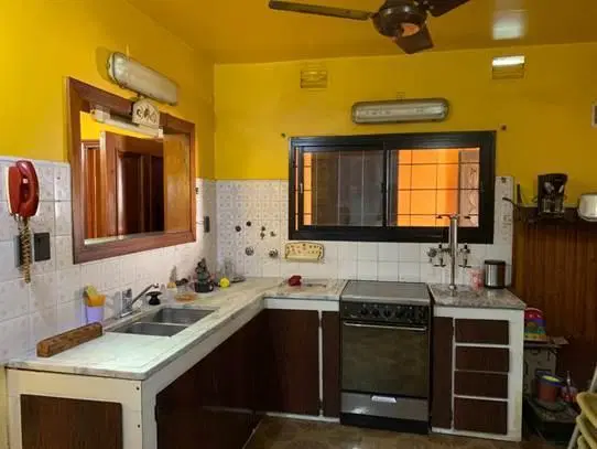 PH de 4 ambientes con patio y terraza propia. VENTA COGHLAN 3