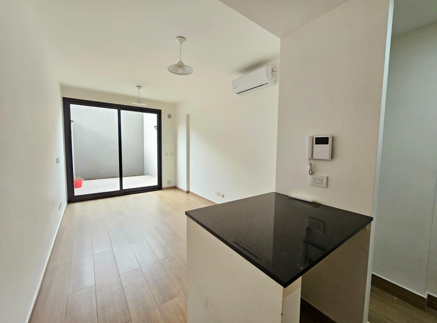 Foto de Monoambiente en ALQUILER con patio! Saavedra, imagen 2