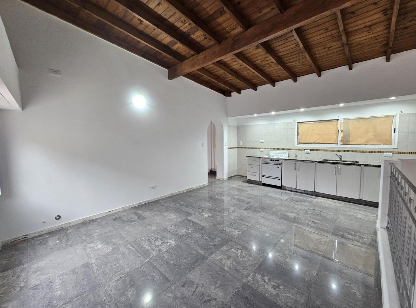 Foto de PH de 3 ambientes con terraza - Venta - Saavedra, imagen 1