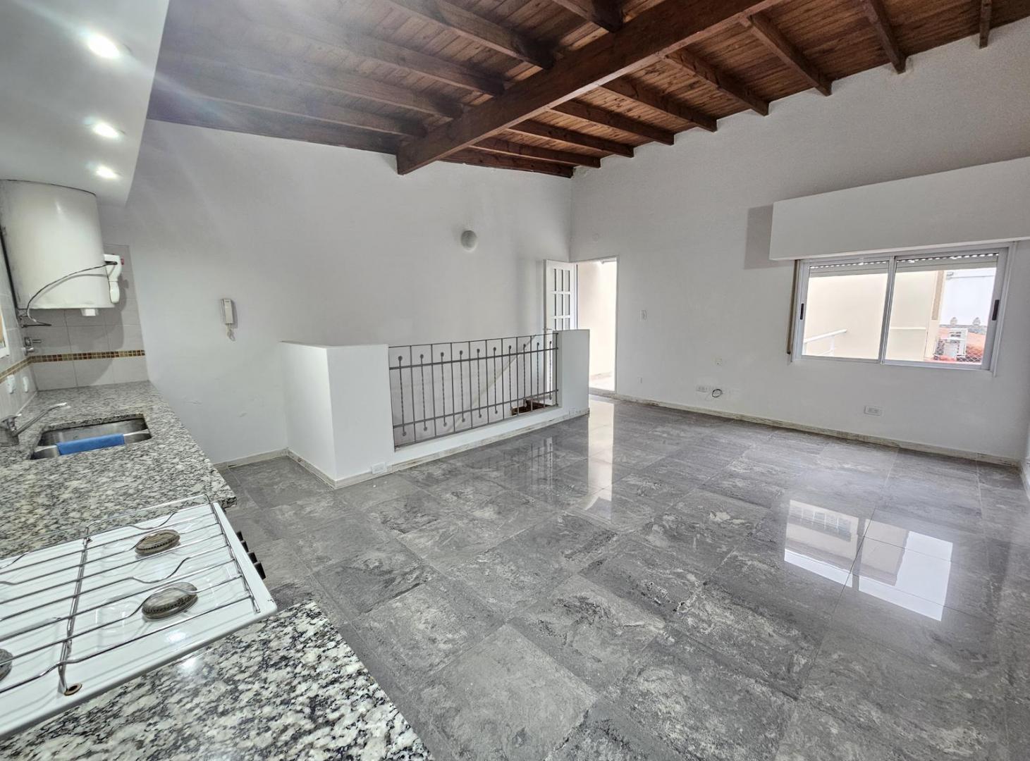 Foto de PH de 3 ambientes con terraza - Venta - Saavedra, imagen 5