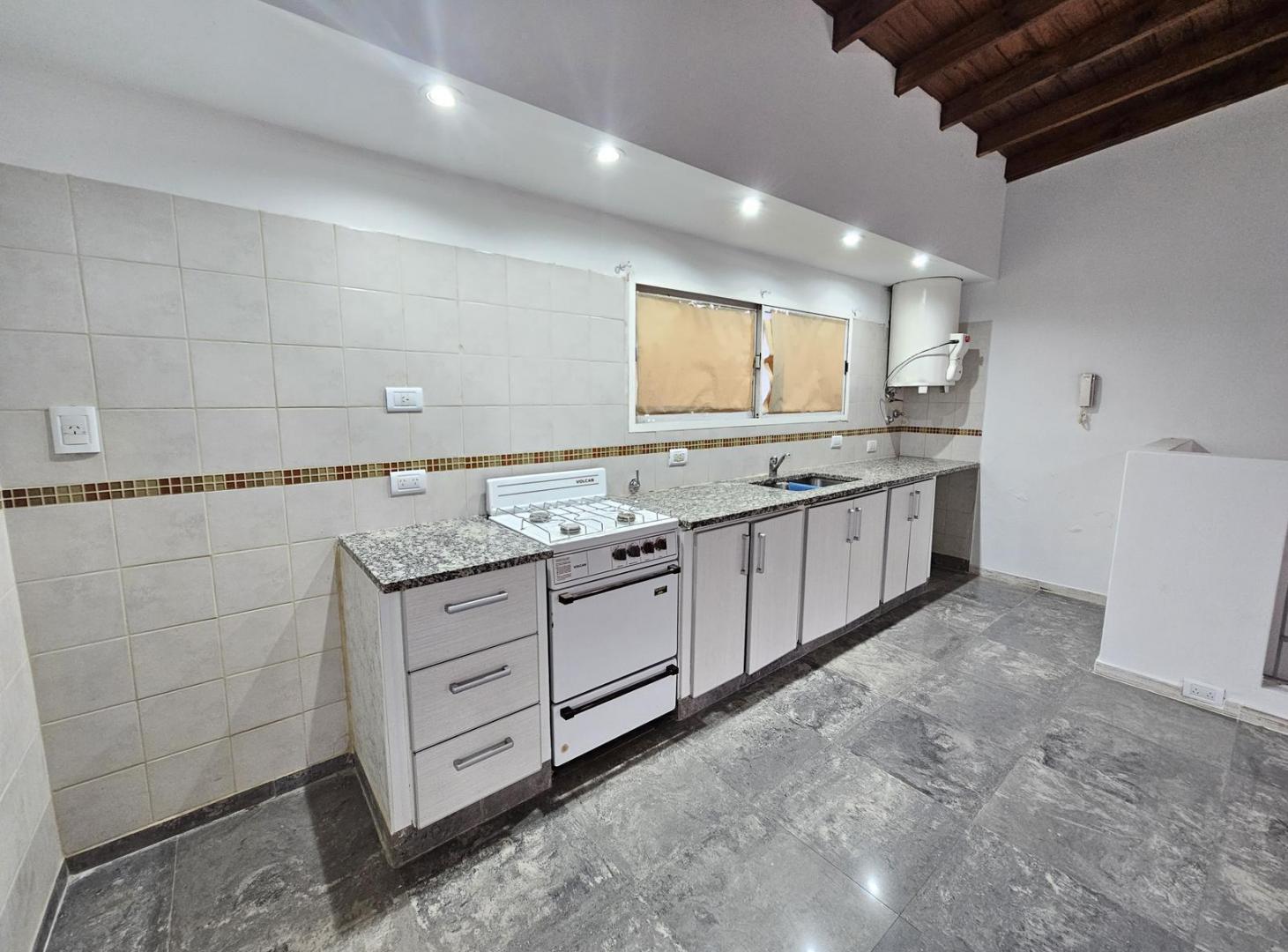 Foto de PH de 3 ambientes con terraza - Venta - Saavedra, imagen 3