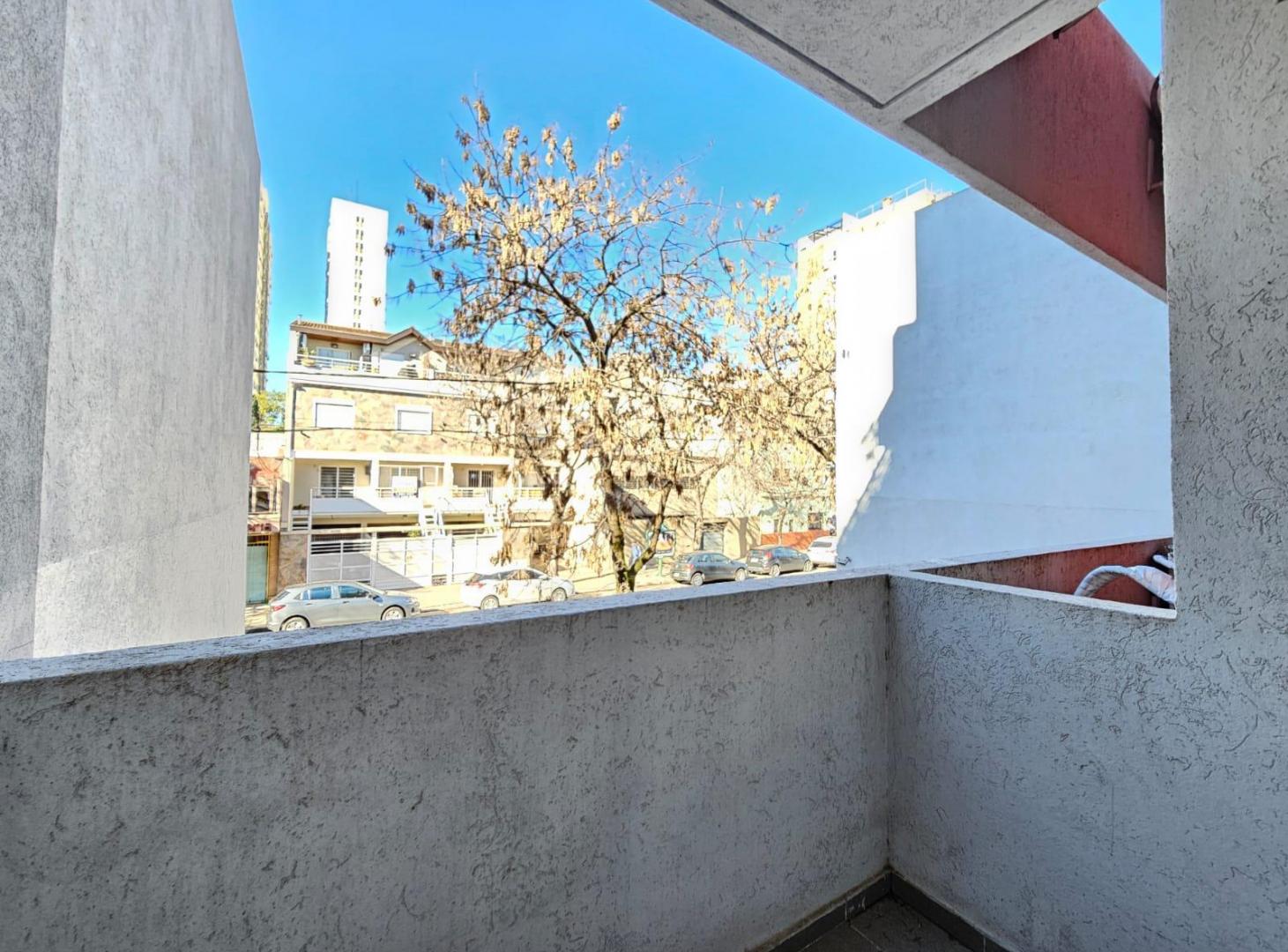 Foto de Dos ambientes con balcón, patio y cochera en alquiler! Saavedra, imagen 5