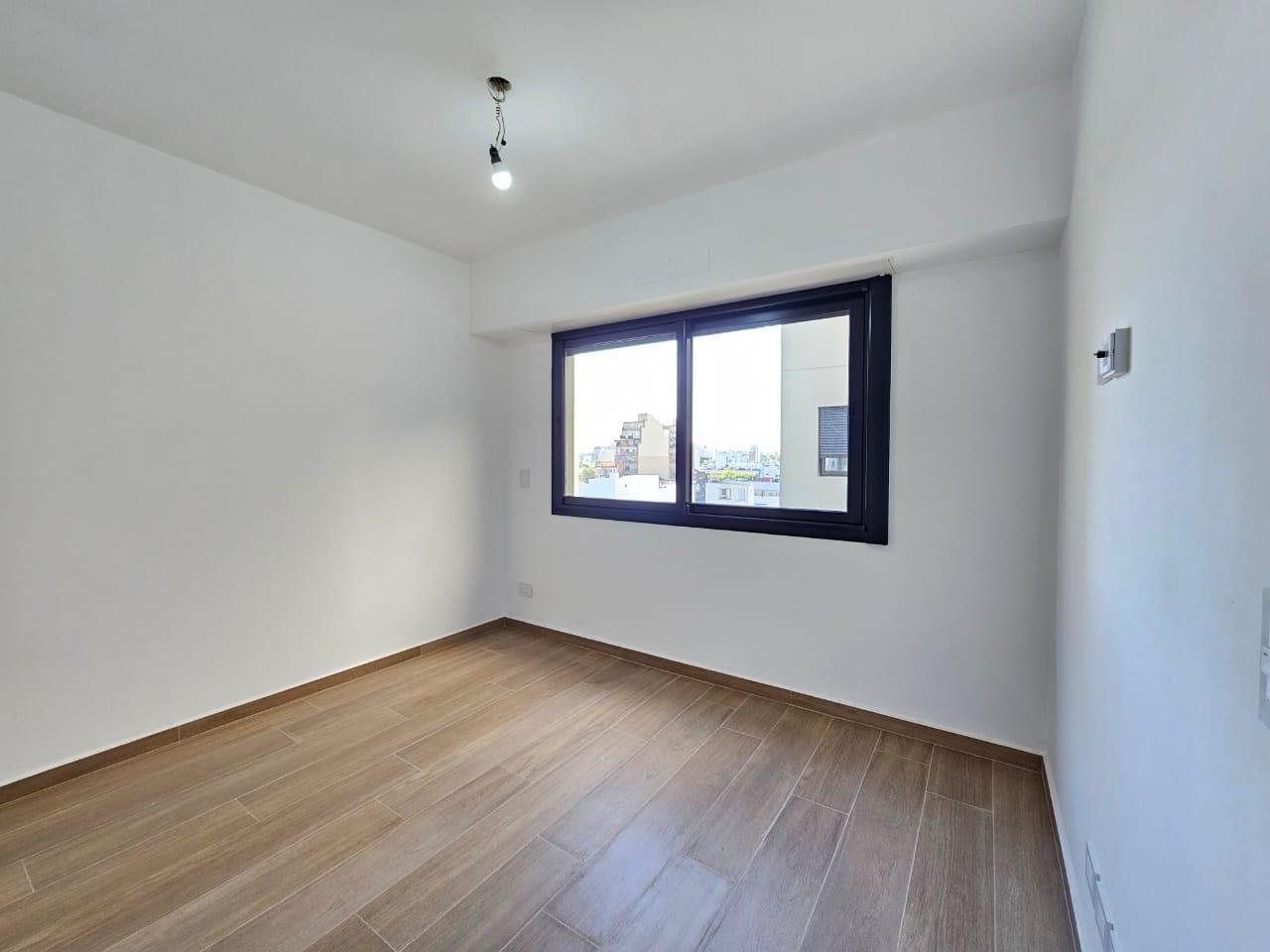 Foto de Departamento de 2 ambientes con balcón - Alquiler - Villa Luro, imagen 3