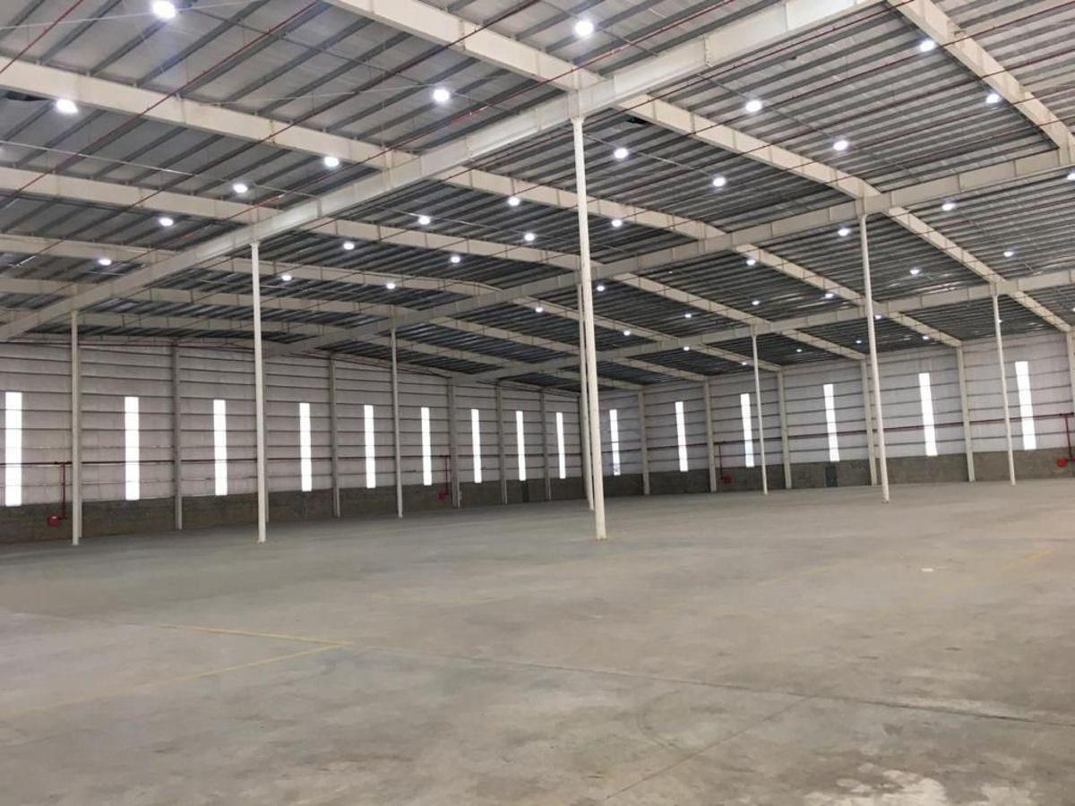 Foto de Nave en alquiler de 6400 m2, Polo Industrial Ezeiza, imagen 2