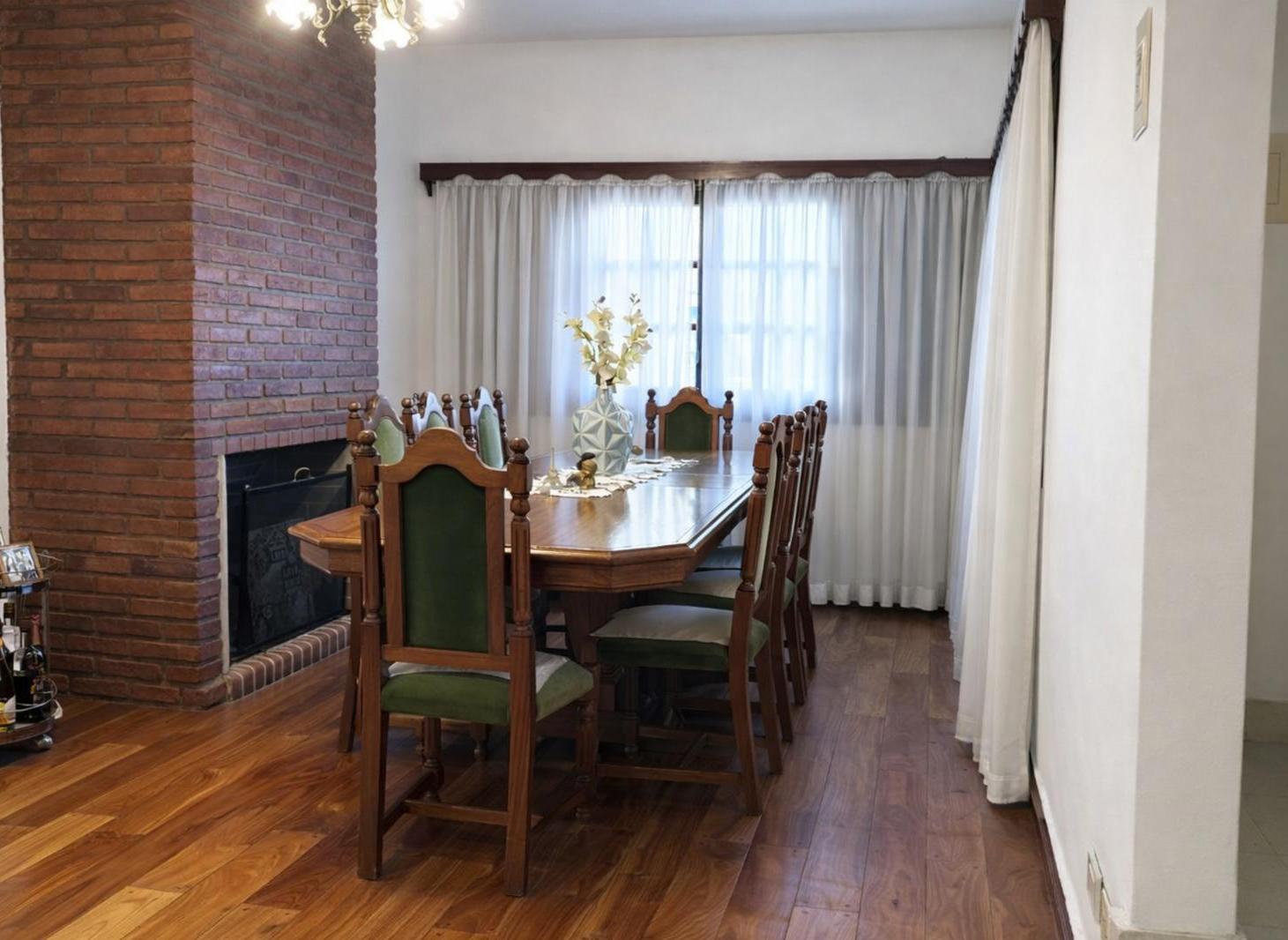 Foto de Venta o Alquiler. Impecable Casa de 6 ambientes. Zona Plaza Islas, imagen 3