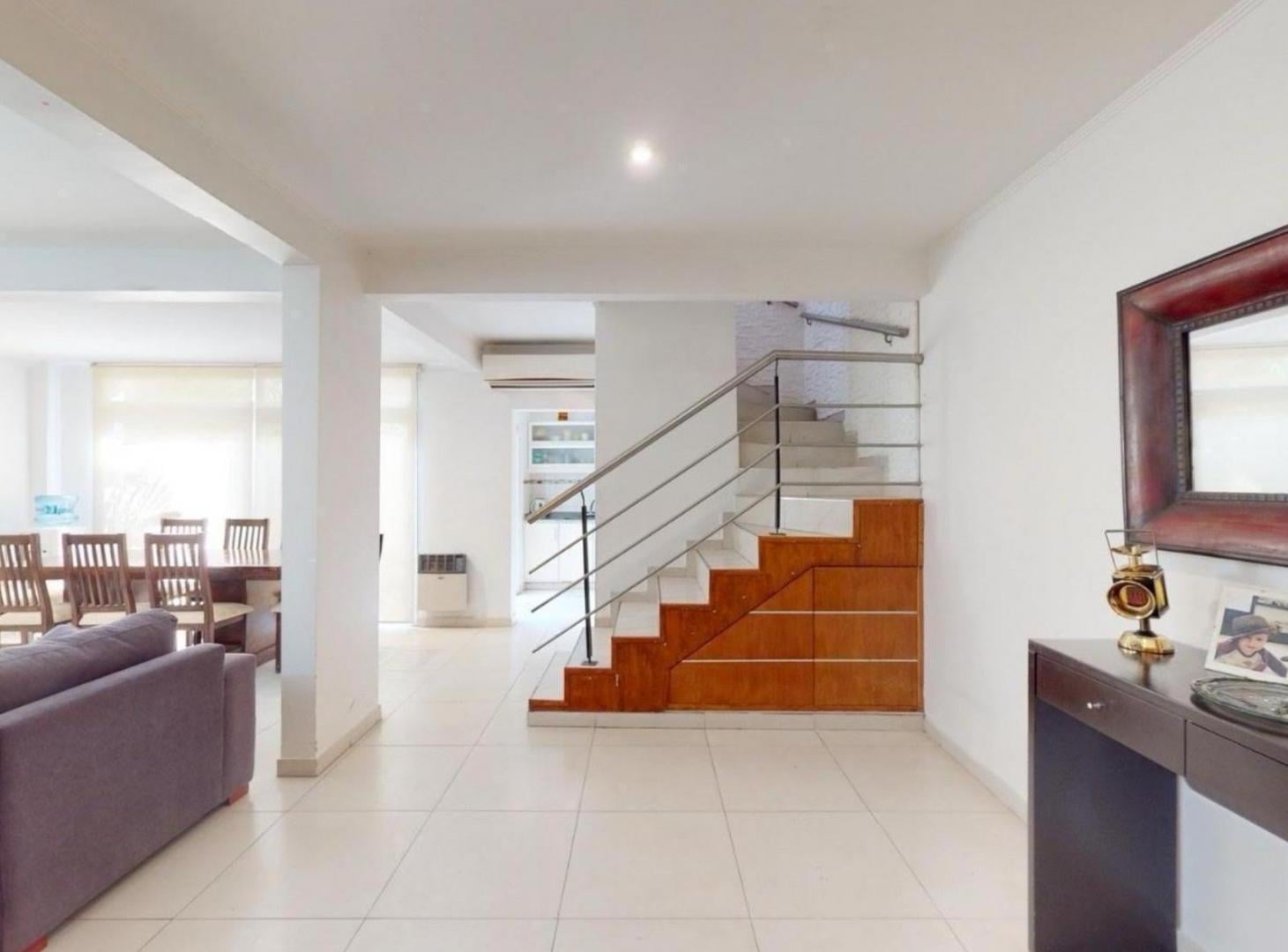 Foto de Venta/Alquiler Casa 3 dormitorios con cochera. Amplia Terraza con, imagen 1