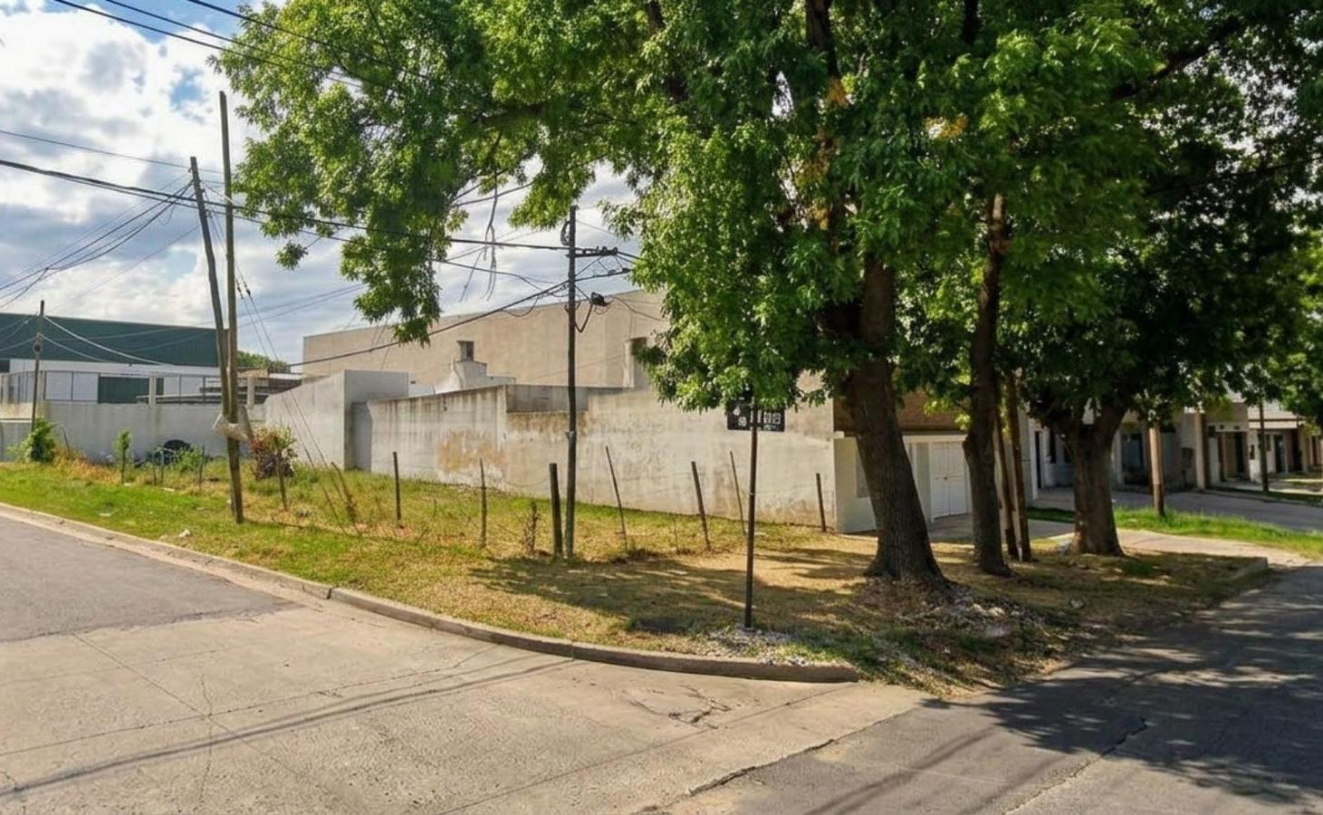 Foto de LOTE EN VENTA | CALLE 30 ESQUINA 532 | LA PLATA, imagen 1
