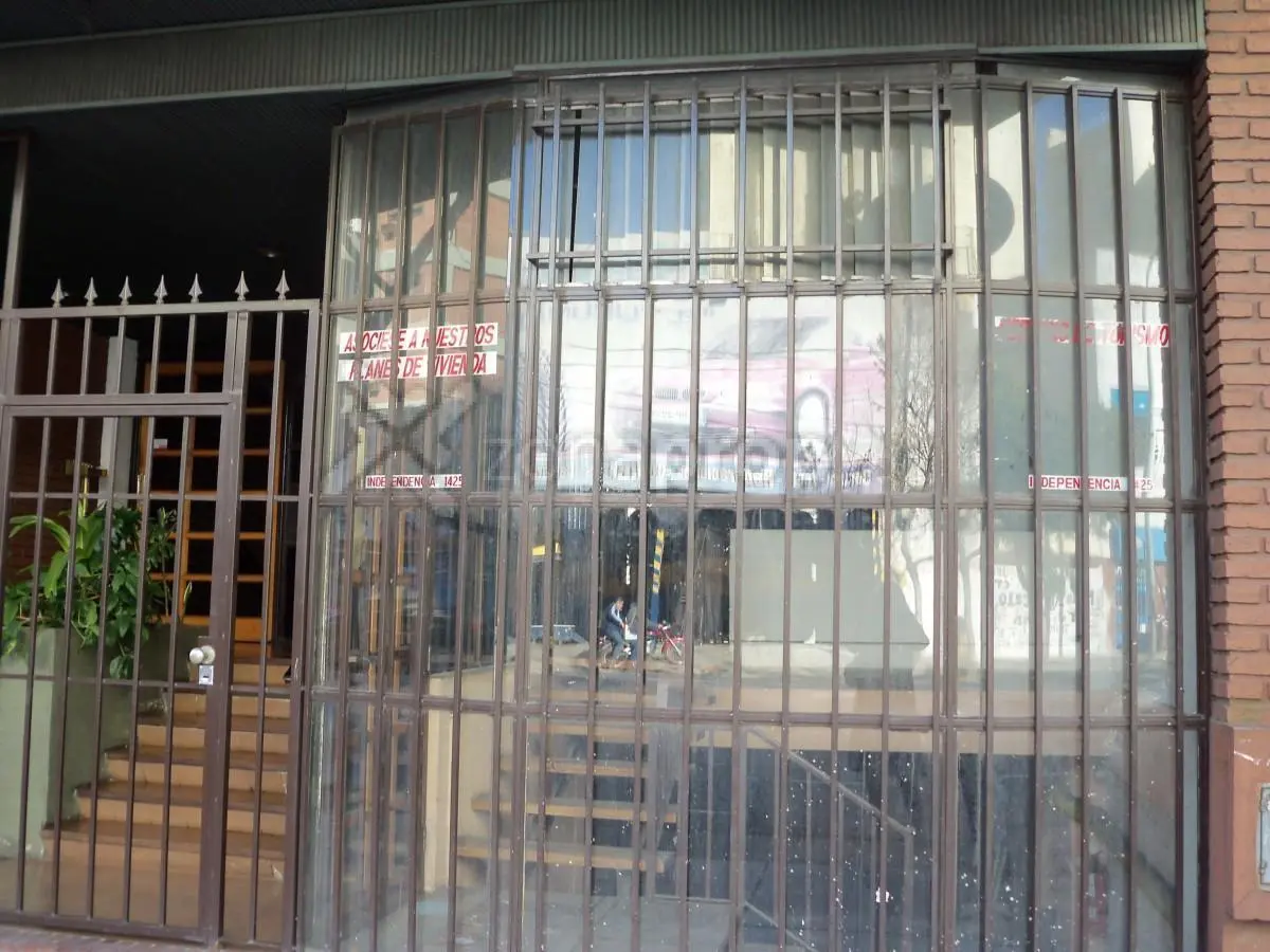 Av Independencia 1400 - 2 LOCALES 90 M2 C/U CON PARQUE VENTA Monserrat - Capital Federal 4