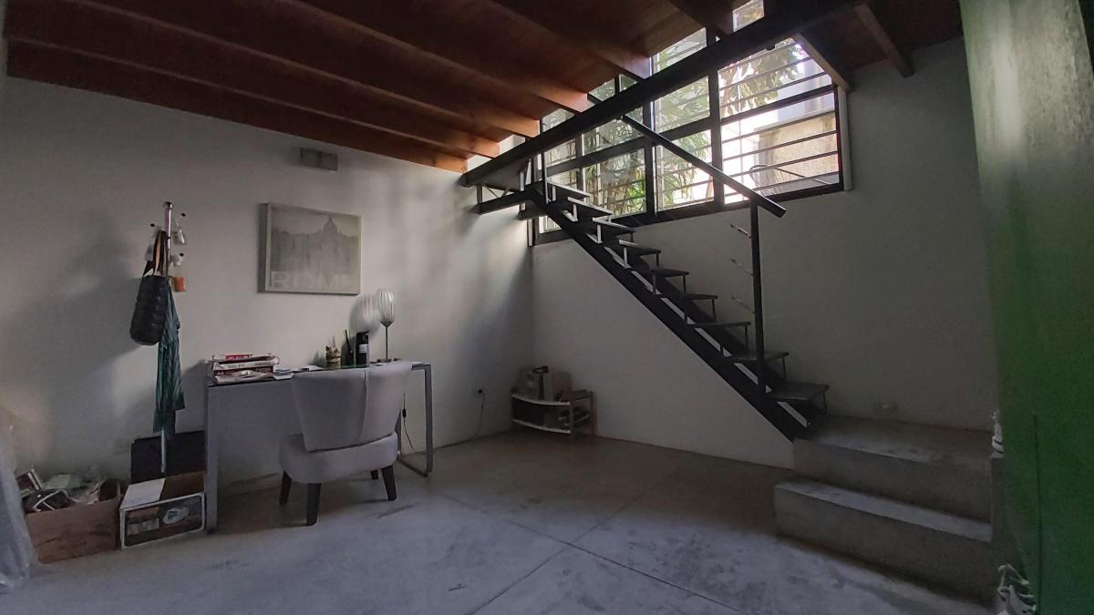 Excelente PH Tipo Casa en Bernal 5