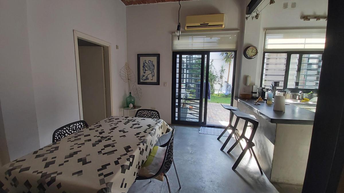 Excelente PH Tipo Casa en Bernal 3