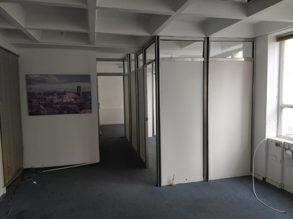 Venta Semi Piso Oficina 100 m² Alsina Esq Bolivar 4