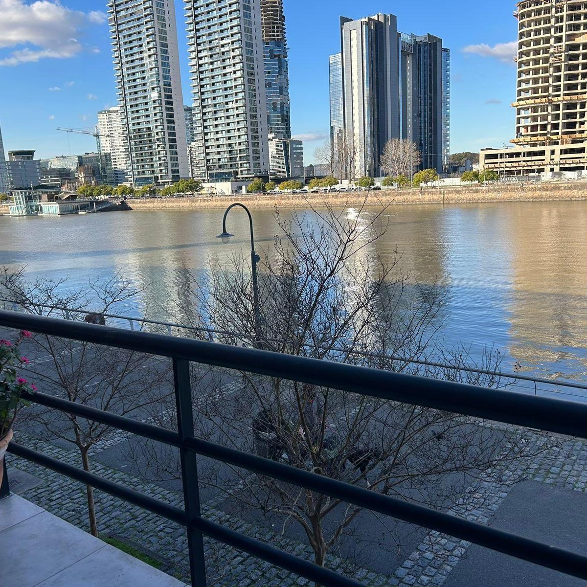 PUERTO MADERO - Oficina/Vivienda frente al Dique