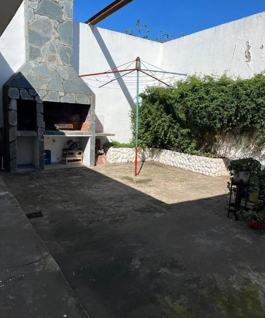 Quilmes Oeste - Alquiler PH 3 ambientes con patio y parrilla 3
