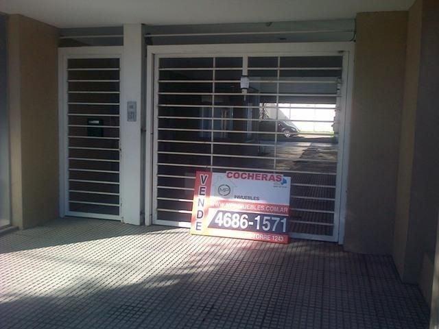 Venta de cochera descubierta floresta