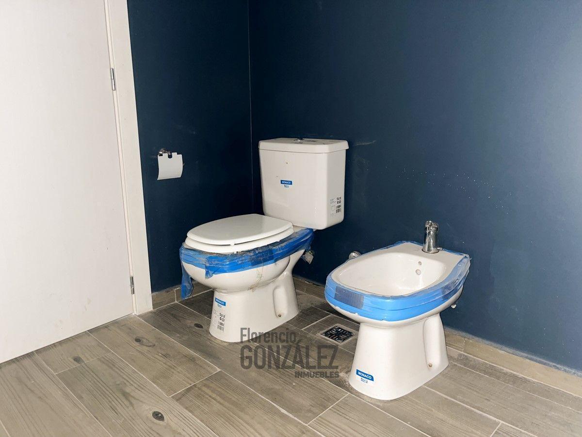 Departamento con Amplio Balcón Al Frente en Monte Castro 3