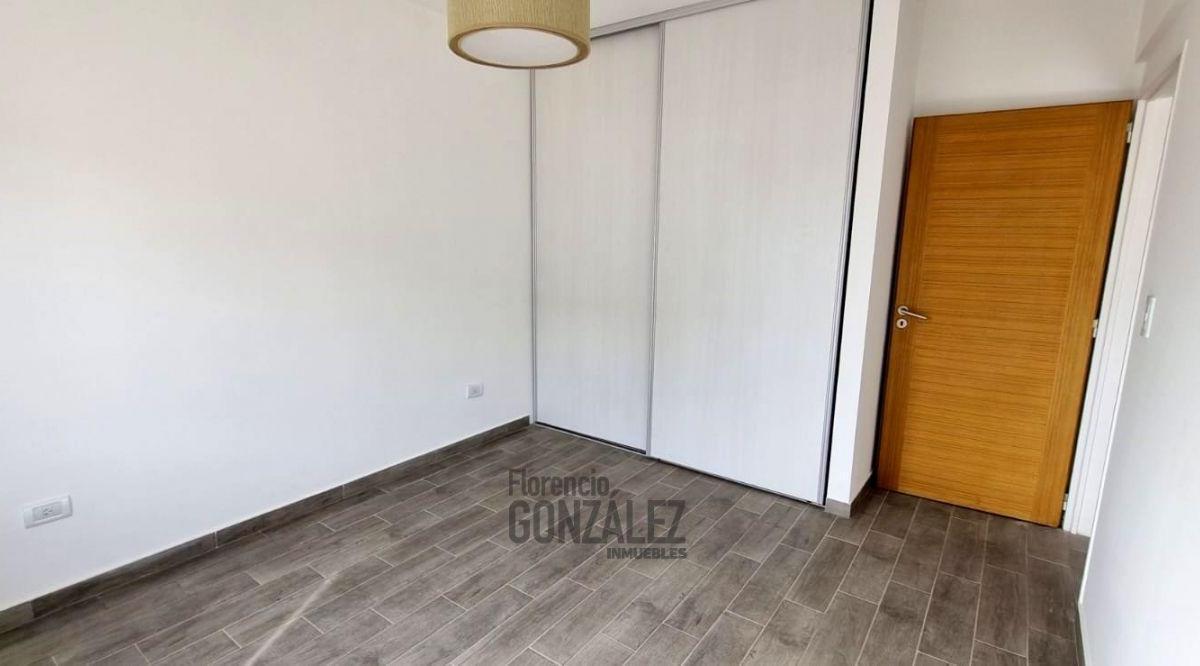 Depto 2 Ambientes con Balcon en Monte Castro 1