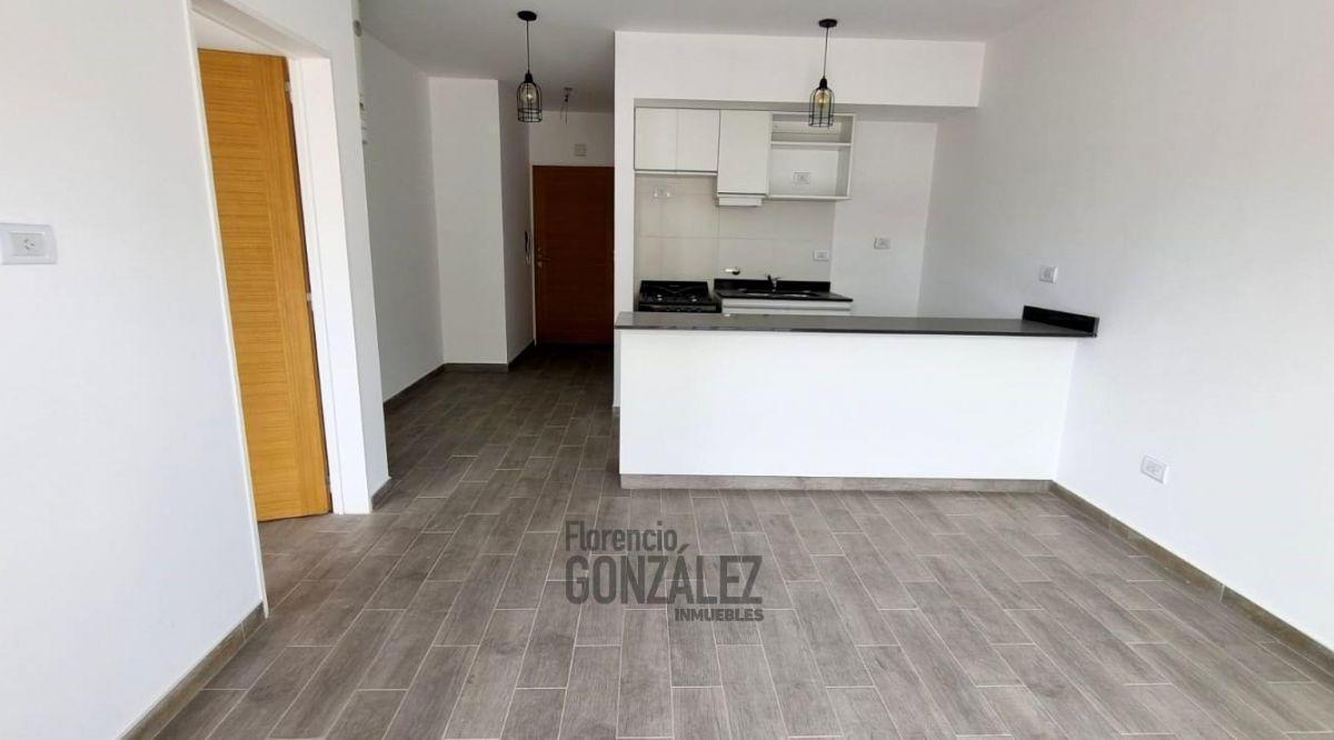 Depto 2 Ambientes con Balcon en Monte Castro 3