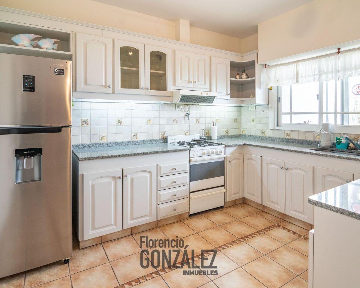 Casa 4 Ambientes con Patio, Jardin y Cochera. Apto Credito 4