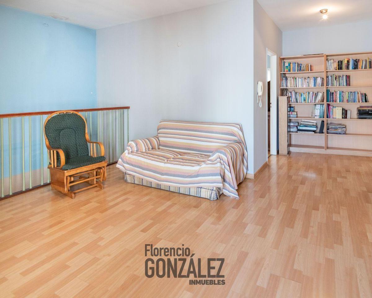 Casa 4 Ambientes con Patio, Jardin y Cochera. Apto Credito 2