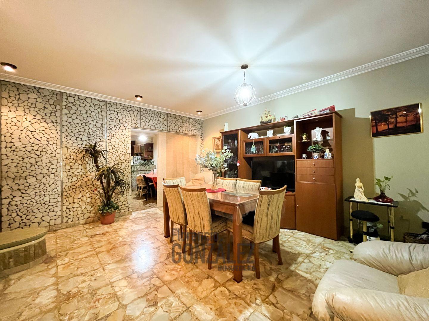 CASA 5 AMB, CON FONDO PARQUIZADO