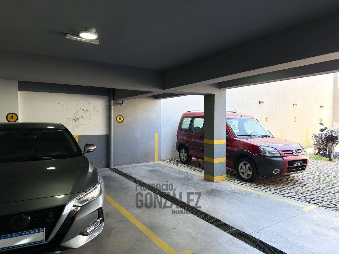 Venta Cochera cubierta - Liniers a mtrs de AV Emilio Castro