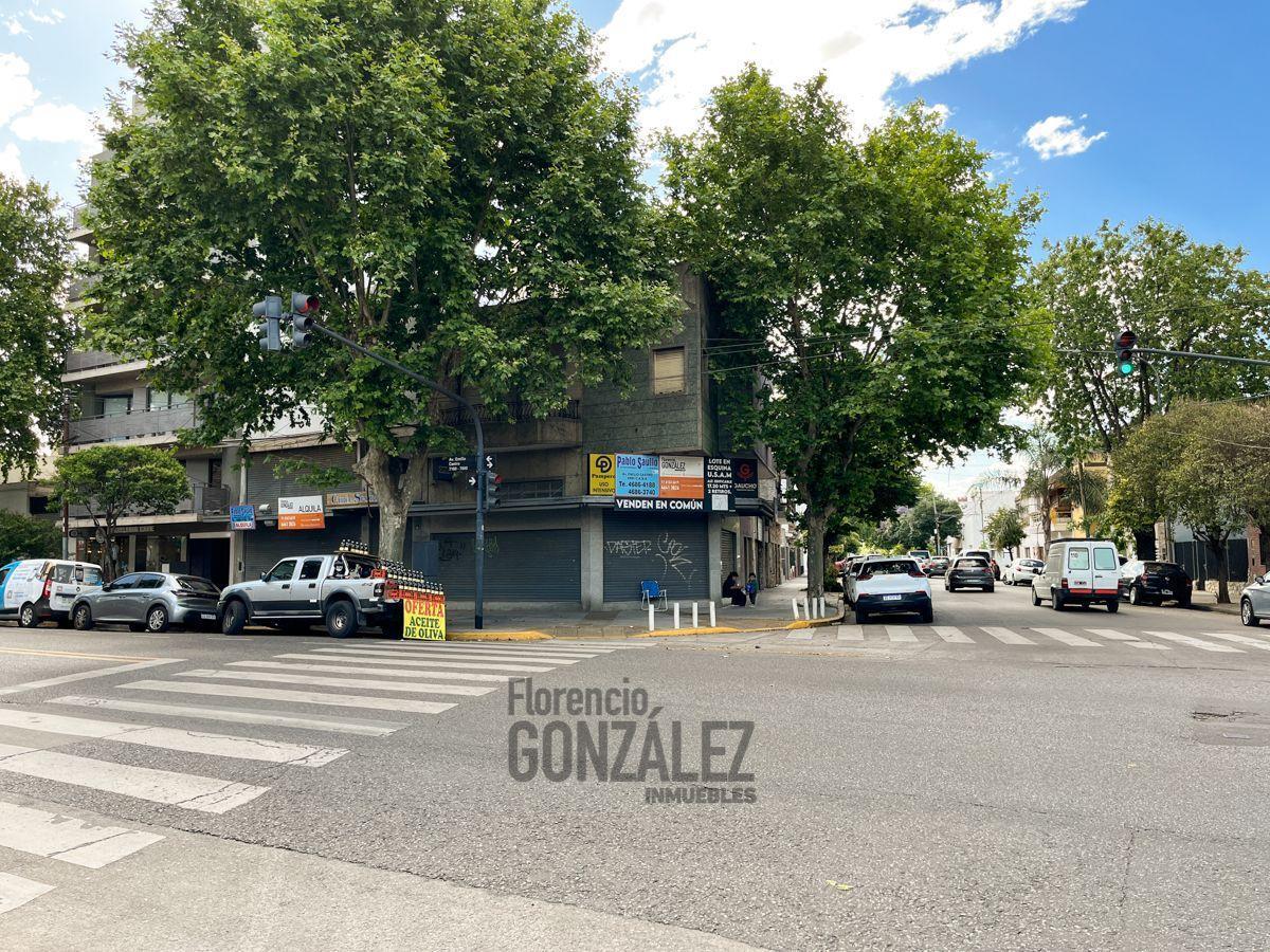 Foto de LOCAL EN ALQUILER SOBRE AV.EMILIO CASTRO LINIERS CABA, imagen 2