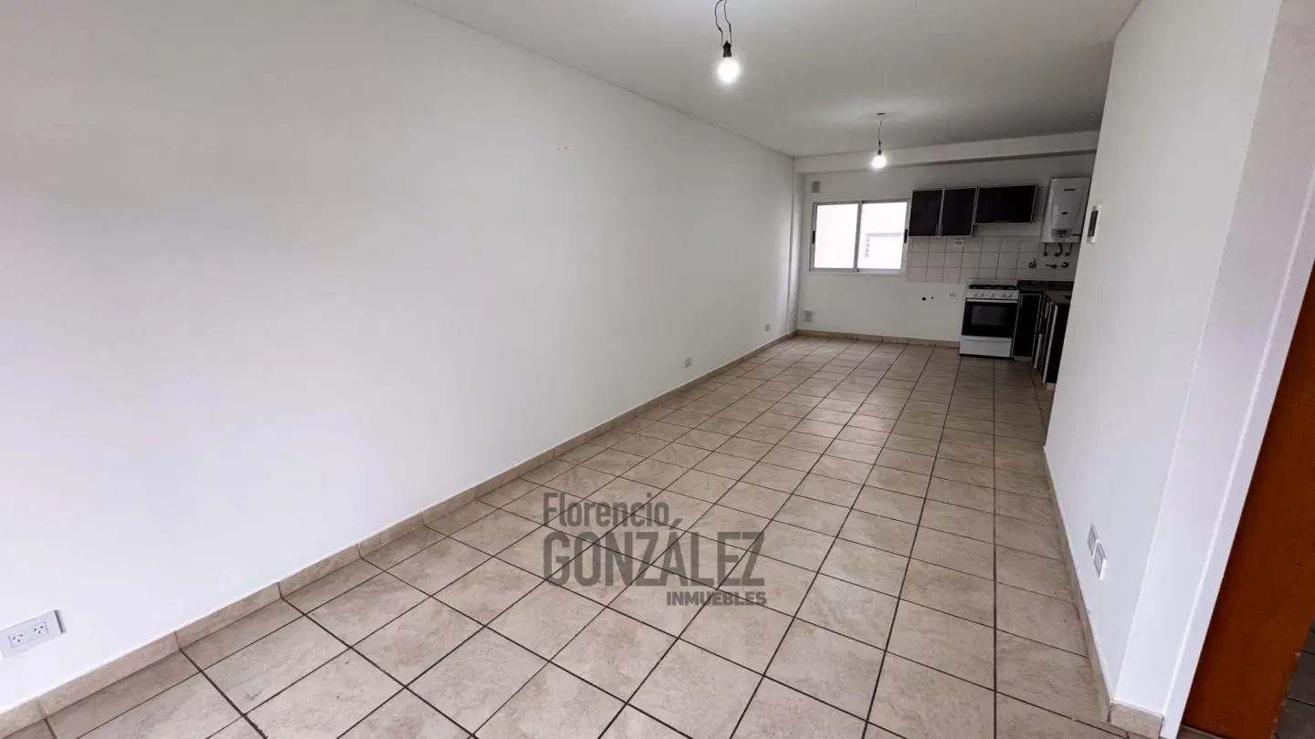 VENTA DEPARTAMENTO 2 AMB. AL FRENTE CON COCHERA 2