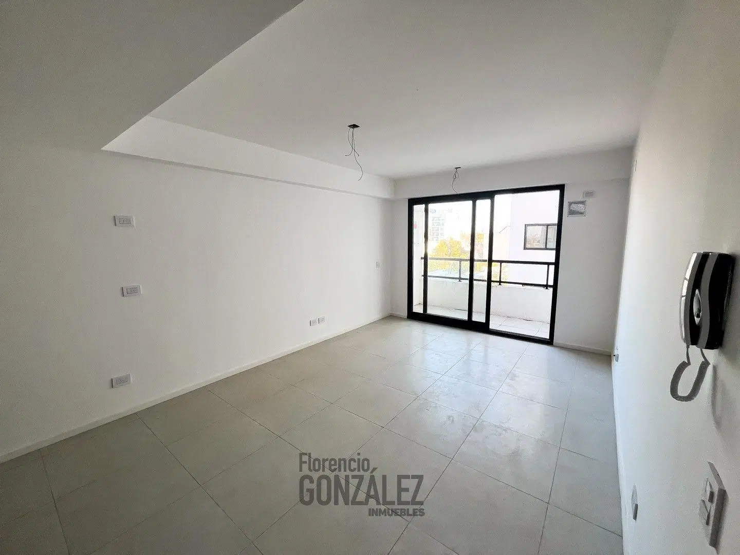 VENTA DPTO 2 AMBIENTES EN MATADEROS CON COCHERA 2