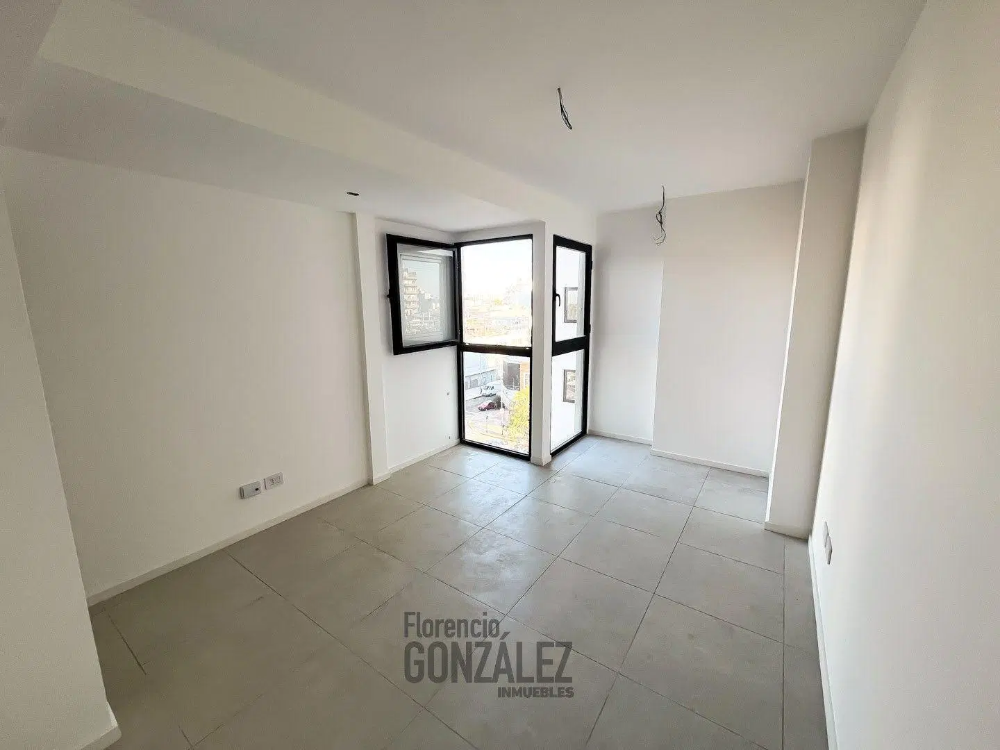 VENTA DPTO 2 AMBIENTES EN MATADEROS CON COCHERA 5