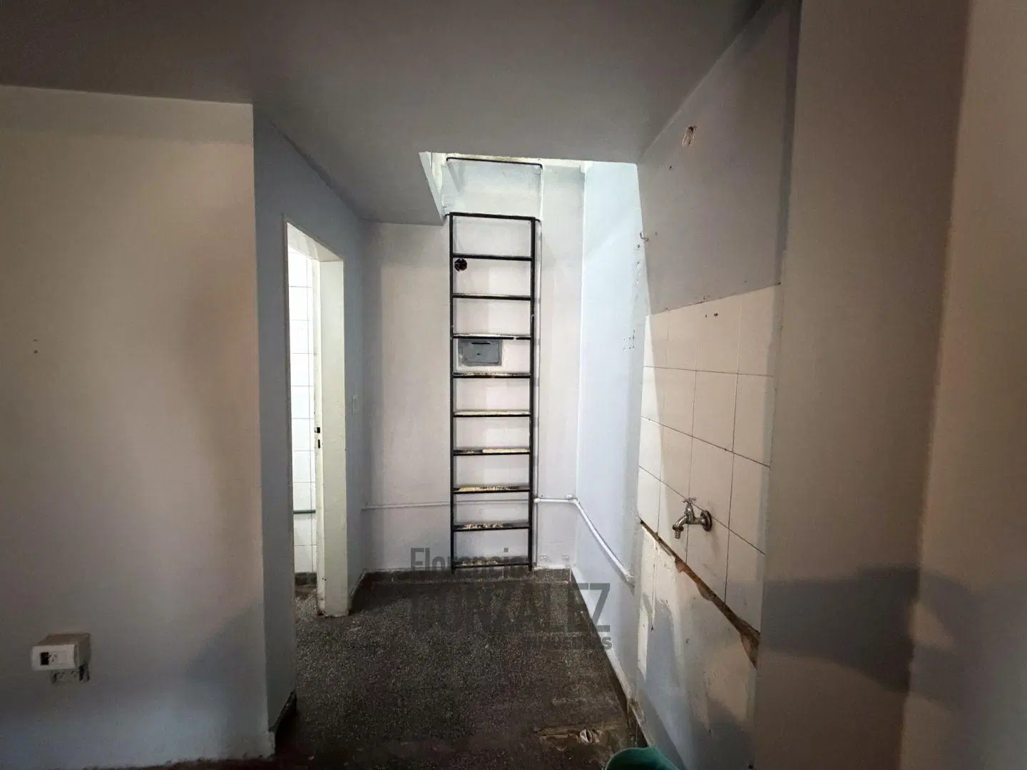 ALQUILER LOCAL COMERCIAL PARQUE AVELLANEDA 4