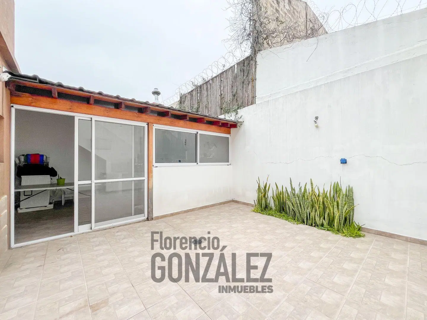 VENTA PH 4 AMB. B NAON PLANTA BAJA CONTRA FRENTE SIN EXPENSAS 1